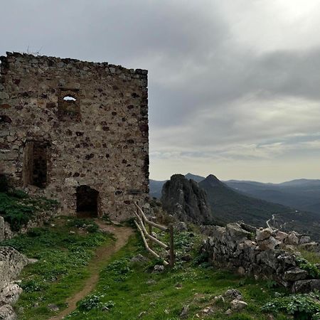 Affittacamere Alma De Villuercas Cabañas del Castillo Esterno foto